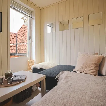 Roof Terrace 2br - Wake Up With View *
